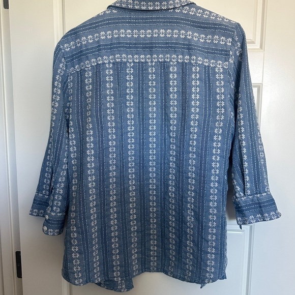 Karen Scott Blue and White Floral Shirt - Picture 5 of 5
